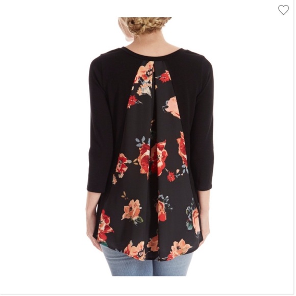 LE LIS Alante 3/4 Woven Back Knit Top - Picture 1 of 7